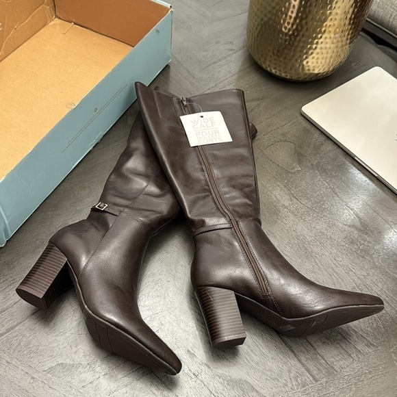 LIFESTRIDE Stratford Knee High Boots (WIDE) (WIDE CALF) - Picture 5 of 6